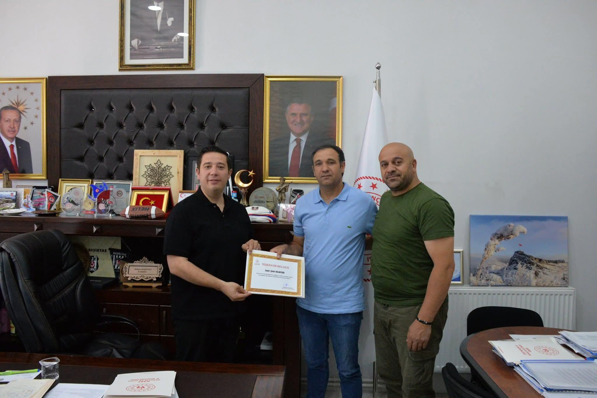 Kars Gençlik ve Spor İl Müdürü Başköylü’den Başarılı Personele Takdirname