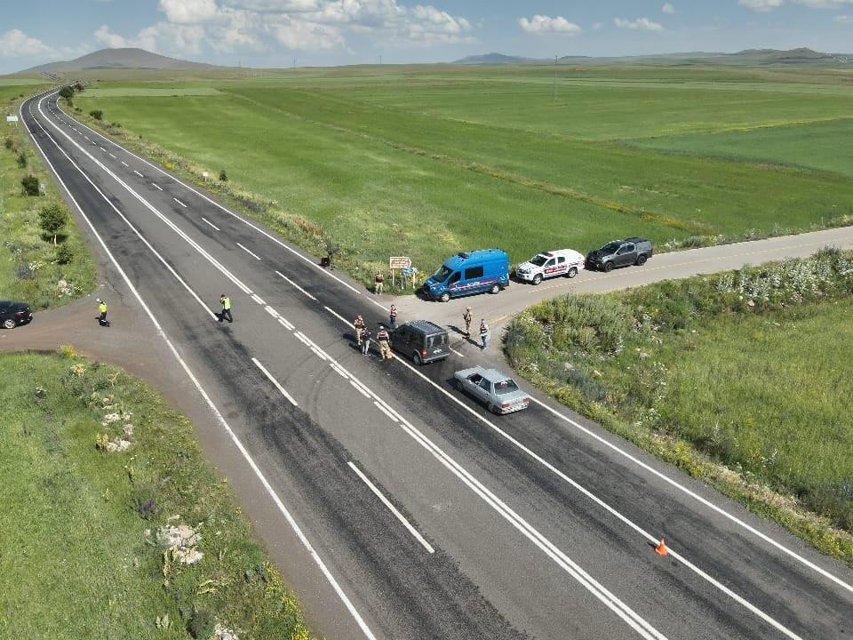 Kars İl Jandarma Komutanlığı’ndan Düzensiz Göçle Mücadeleye Yönelik Güven Uygulaması