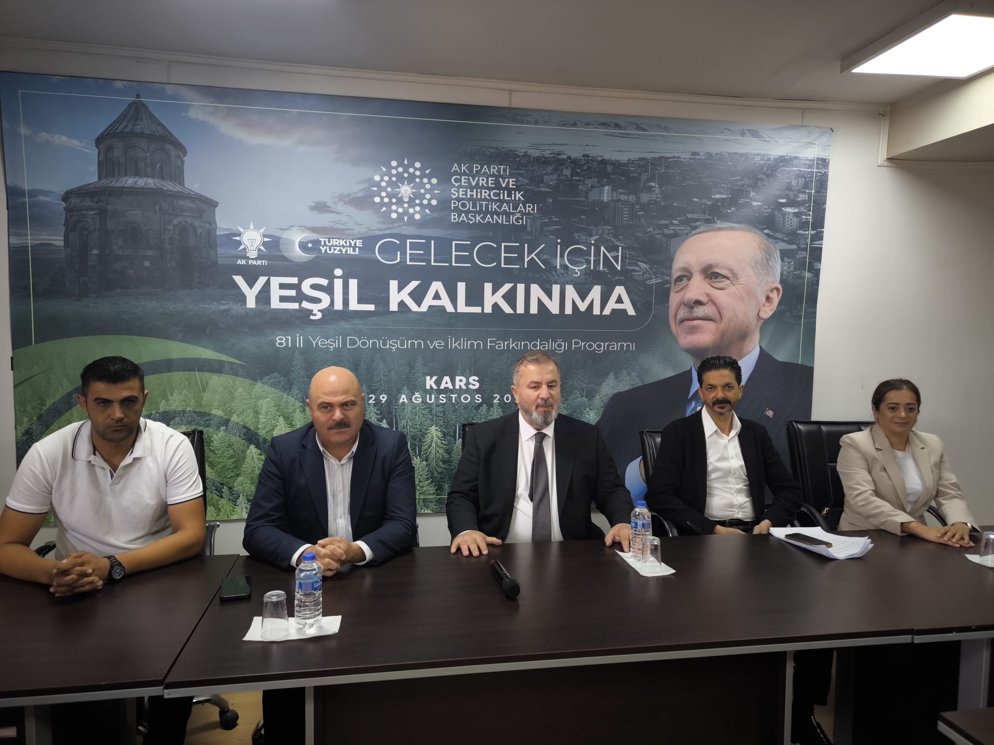 “İklim Krizi ve Türkiye’nin Yeşil Dönüşüm Vizyonu” Toplantısı Kars’ta Da Yapıldı