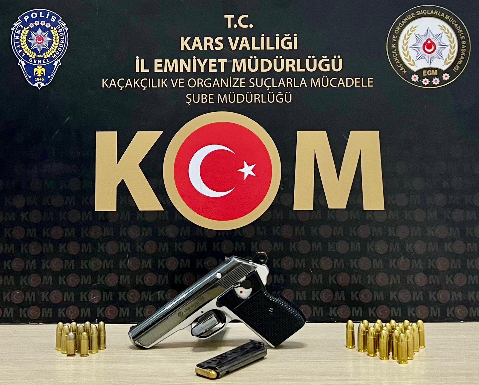 Kars’ta Eş Zamanlı Operasyon Gerçekleştirildi 12 şahıs Gözaltına Alındı