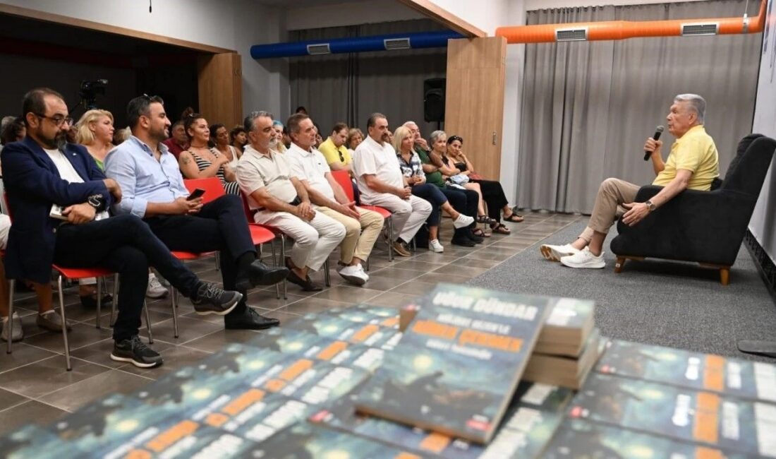 Uğur Dündar Kuşadası’nda Kitapseverlerle Buluştu OĞUZHAN TÜRK – AYDIN/TEK