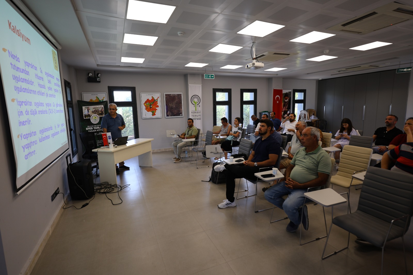 Efes Tarlası Yaşam Köyü’nde Nar Üreticilerine Eğitim