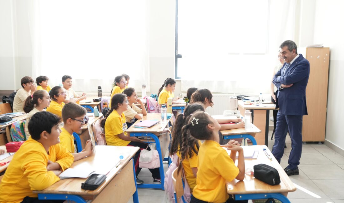 Bakan Tekin’den Gaziantep’te Sürpriz Okul Ziyareti GAZİANTEP / TEKHA Millî