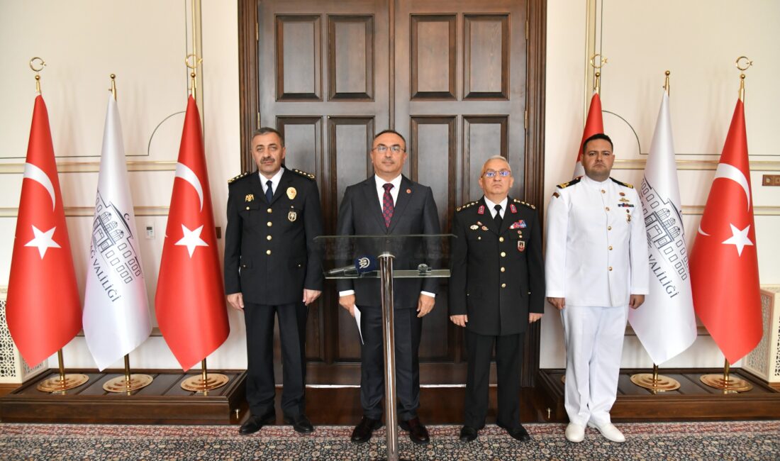 Tekirdağ’da Asayiş Uygulamaları: 1067 Şüpheli Yakalandı, 2,5 Milyon Lira Ceza Kesildi TEKİRDAĞ – TEKHA / CAN ARICILAR Tekirdağ Valisi Recep Soytürk,