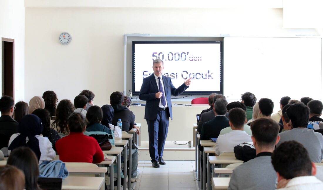 AİÇÜ’de İlk Ders “Filistin ve Gazze” Teması ile Gerçekleştirildi Ağrı İbrahim Çeçen Üniversitesi