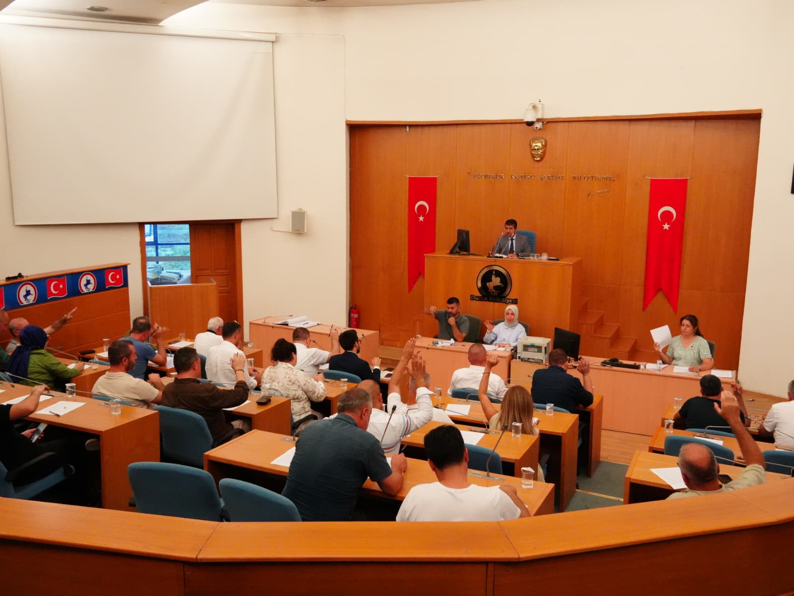 Düzce Belediye Meclisi 26 Gündem Maddesiyle Toplandı