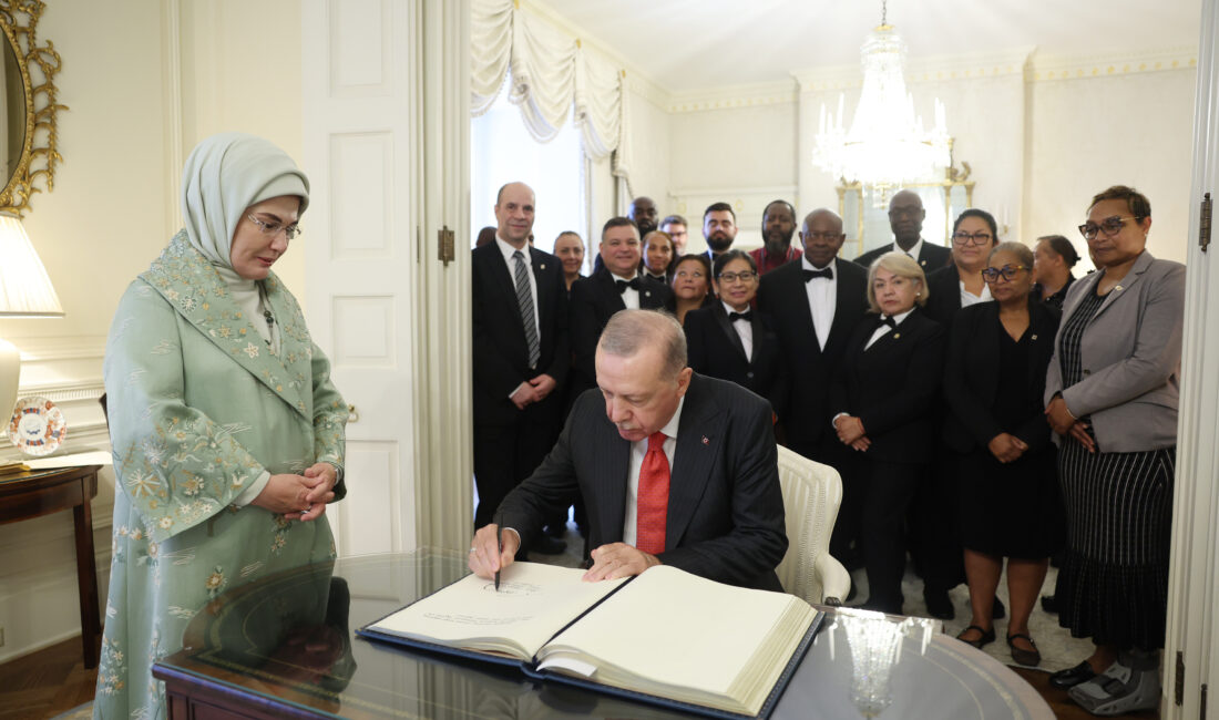 Cumhurbaşkanı Erdoğan Ve Eşi Emine Erdoğan, Blair House Çalışanlarıyla Buluştu ABD / TEKHA Cumhurbaşkanı