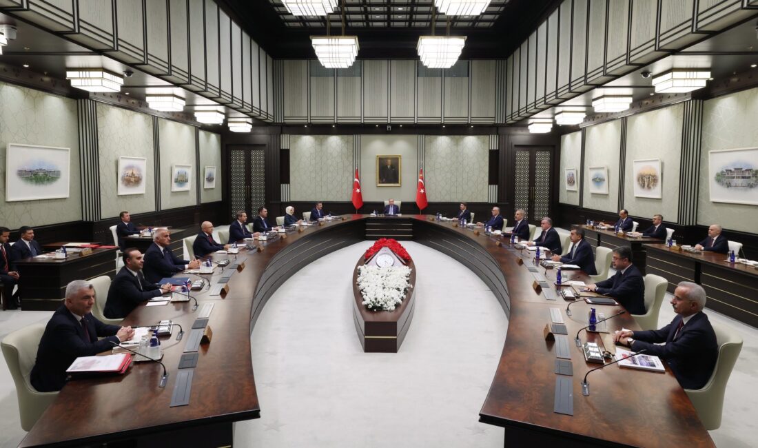 Cumhurbaşkanlığı Kabinesi Beştepe’de Toplandı: Terörle Mücadele ve Dış Politika Gündemde ANKARA / TEKHA Cumhurbaşkanlığı