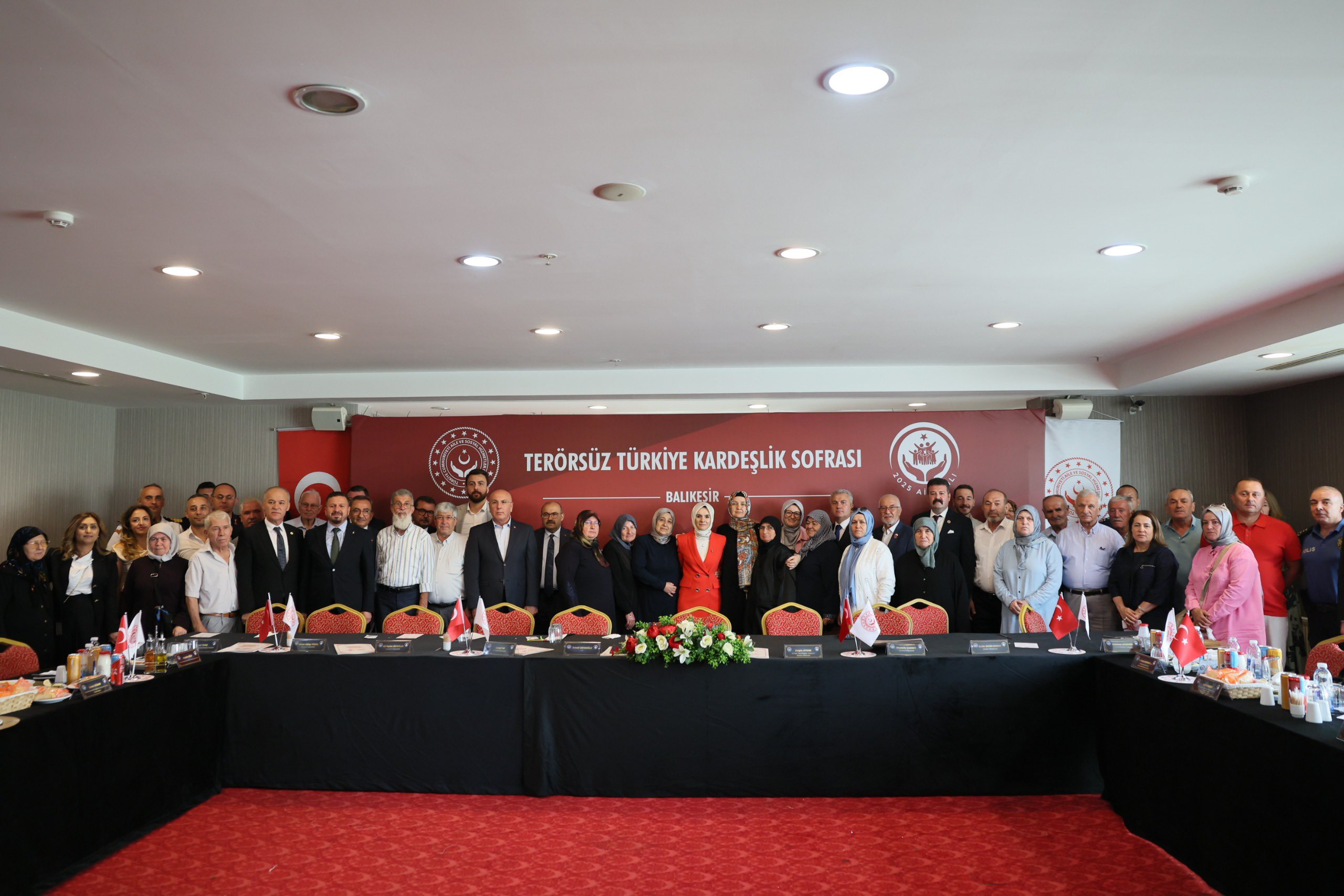 Bakan Mahinur Özdemir Göktaş: “Aileyi Güçlendirmek İçin Tüm Toplumu Kapsayan Seferberlik Başlatıyoruz”