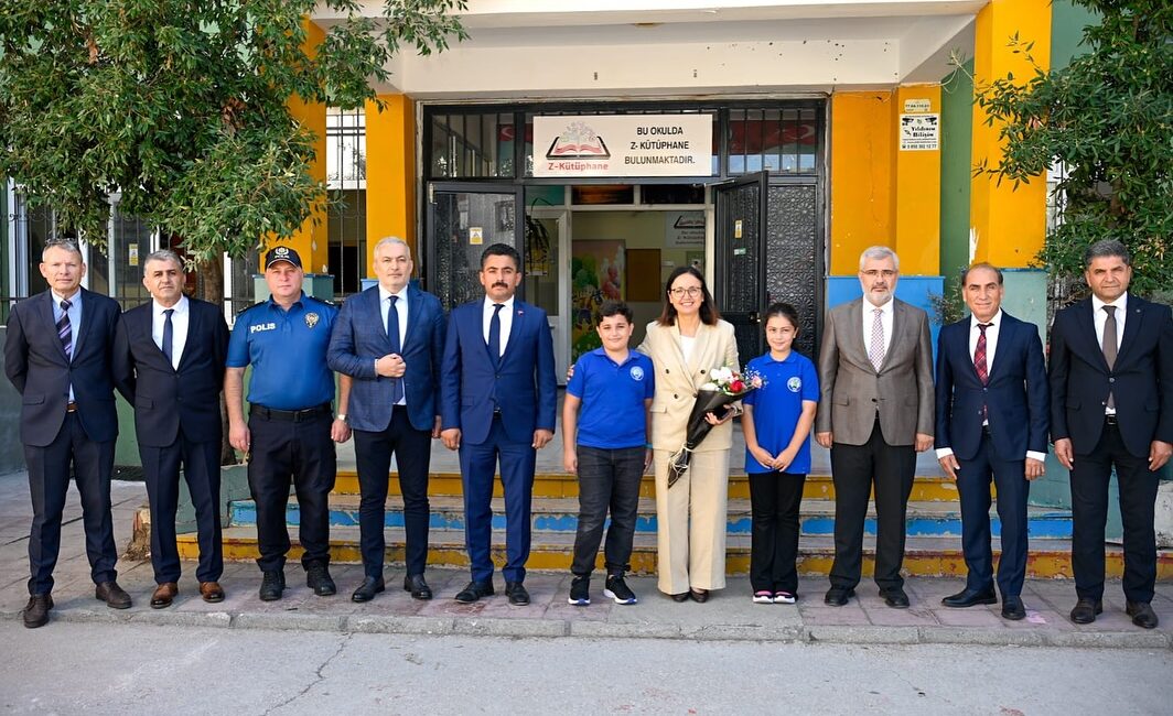 Yalova Valisi Dr. Hülya