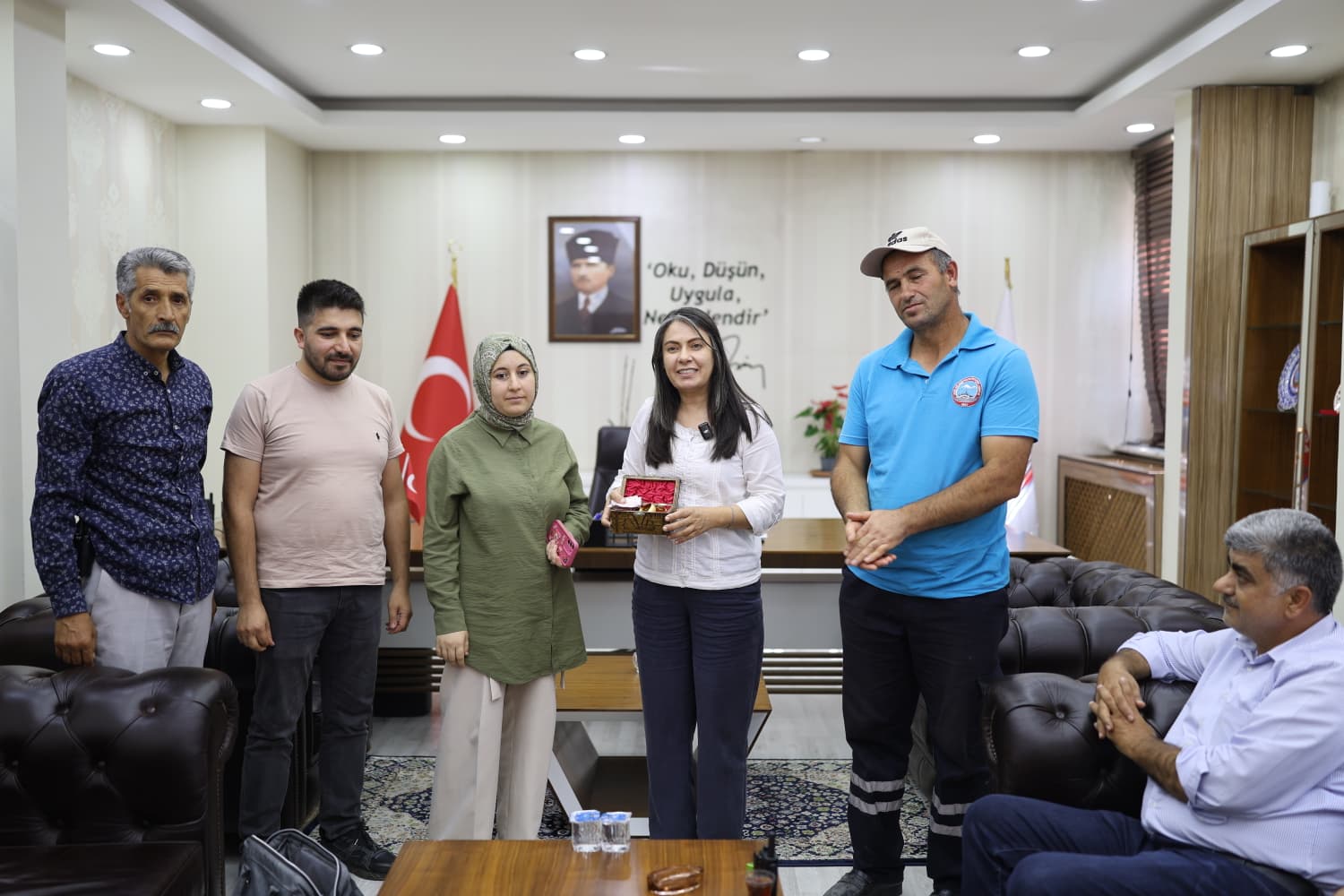 Ağrı Beledi̇yesi̇ Temi̇zli̇k İşçi̇si̇nden Örnek Davranış