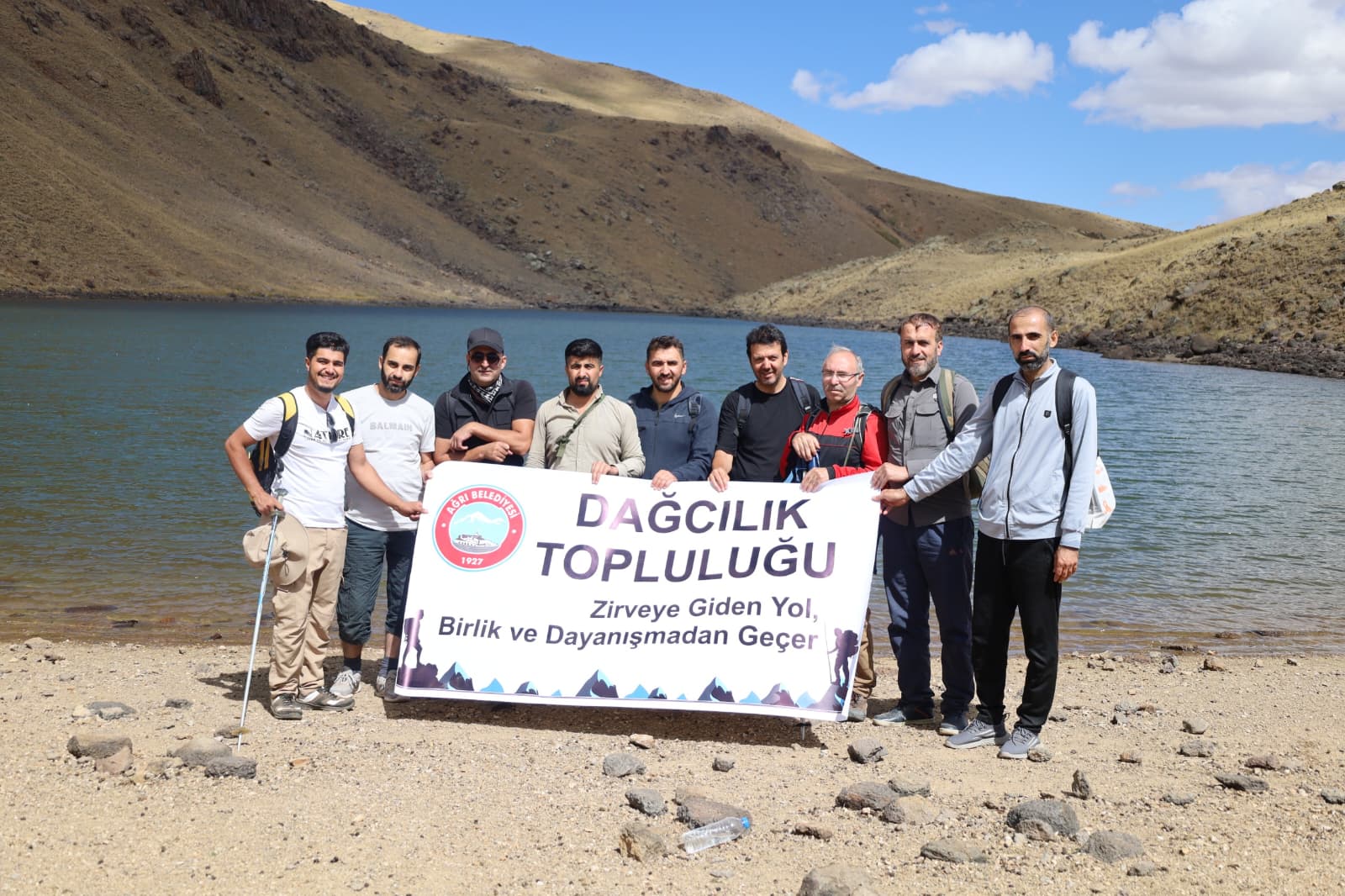 Ağrı Belediyesi Dağcılık Topluluğu Atar Gölü’nde