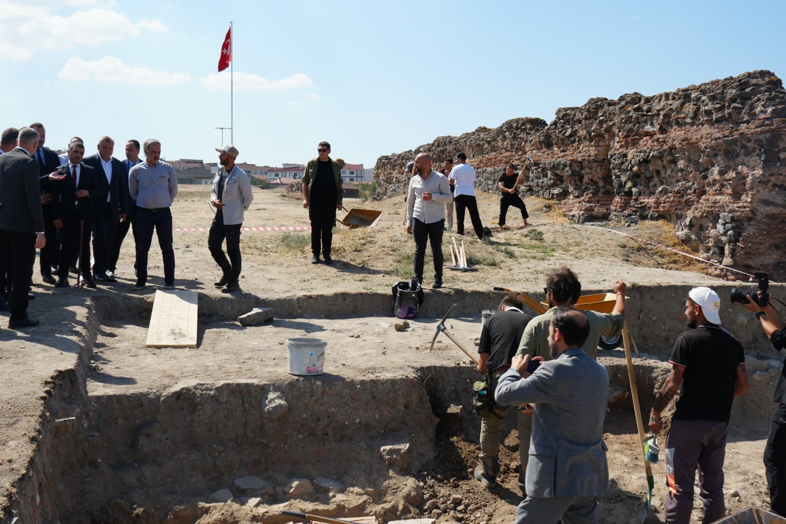 Çorlu Kalesi’nde Kurtarma Kazısı Devam Ediyor