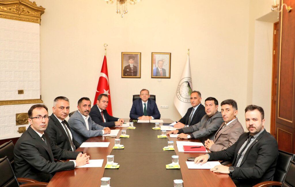 Kars’ta Toprak Koruma Kurulu Toplantısı Gerçekleştirildi CEM DAŞDELEN- KARS /