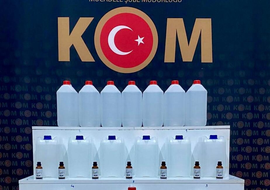 Kars’ta Sahte İçki Operasyonu: 14 Şüpheli Gözaltına Alındı CEM DAŞDELEN- KARS /