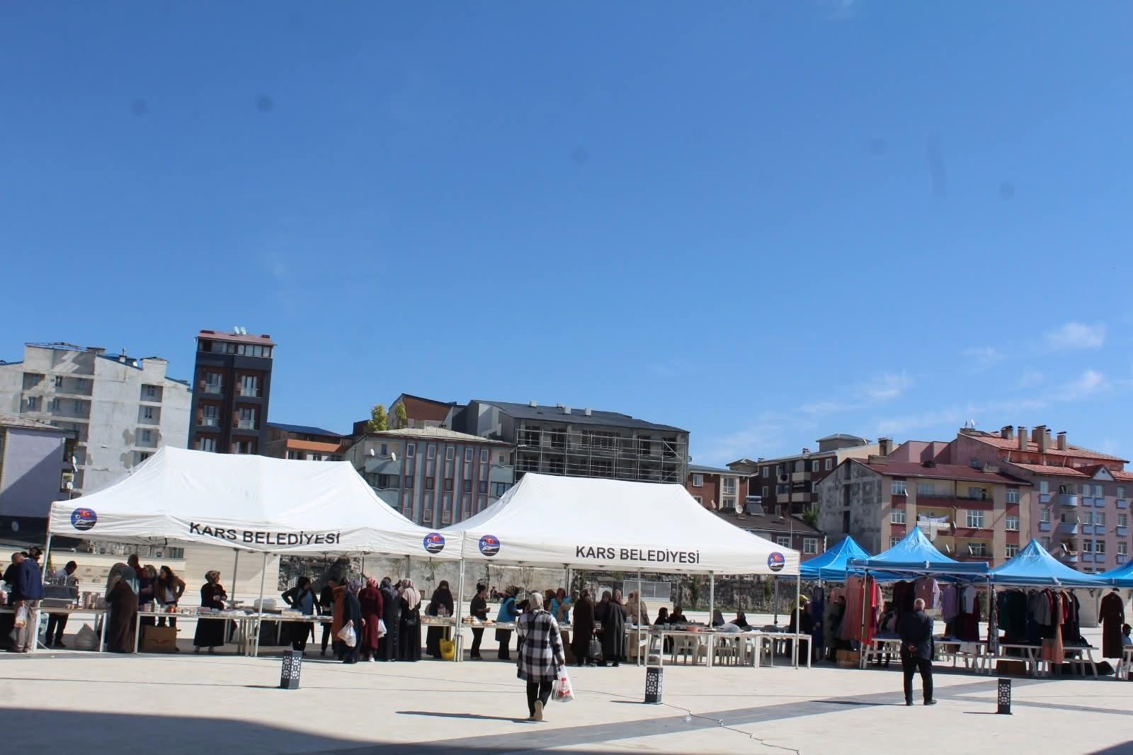 Kars’ta Kur’an Kursları Yararına “Hayır Çarşısı” Kuruldu