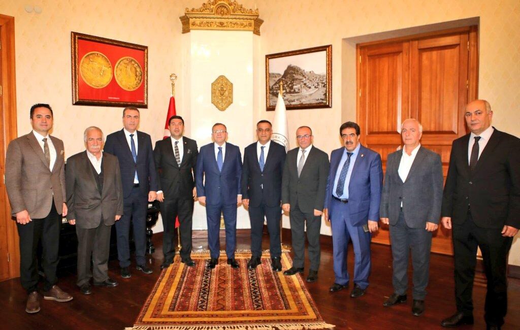 Ahilik Kültürü Yaşatılıyor: Esnaf Temsilcileri Vali Polat’ı Ziyaret Etti CEM DAŞDELEN- KARS /
