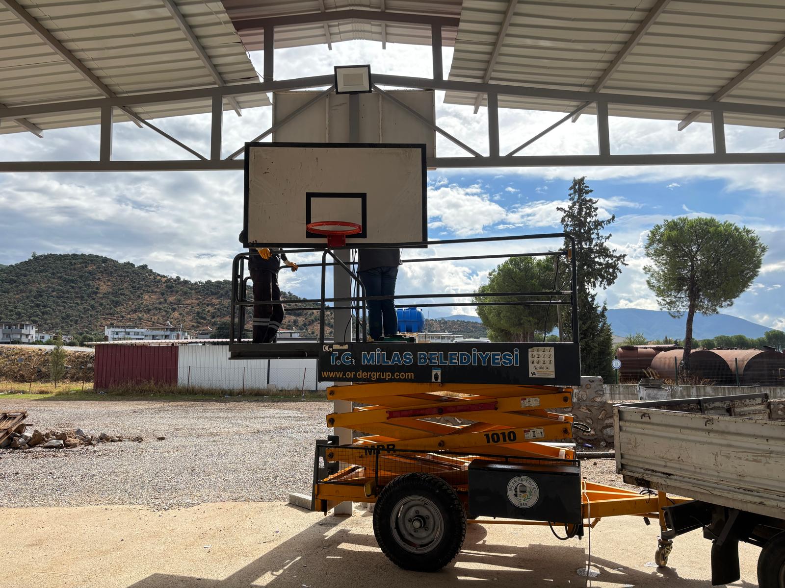 Milas Belediyesi’nden Basketbol Potası Atağı