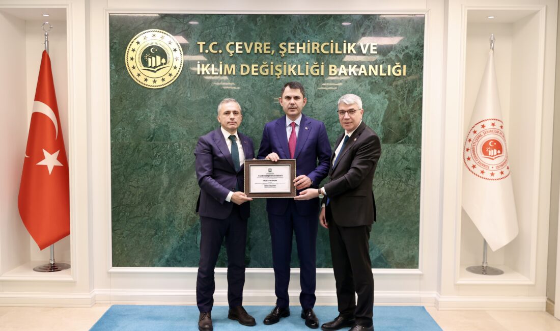 Bakan Murat Kurum’a Osmaniye’den ‘Fahri Hemşehrilik Beratı’