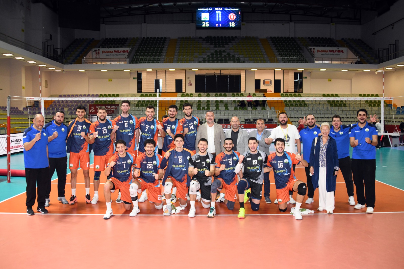 Osmangazi Belediyespor Erkek Voleybol Takımı’ndan Sezonun İlk Galibiyeti