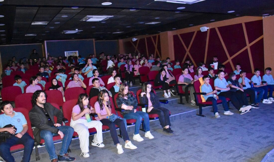 Siirt Belediyesi Kadın Yaşam Merkezi’nde Öğrenciler İçin “Sinema Günleri” Başladı SİİRT / TEKHA Siirt