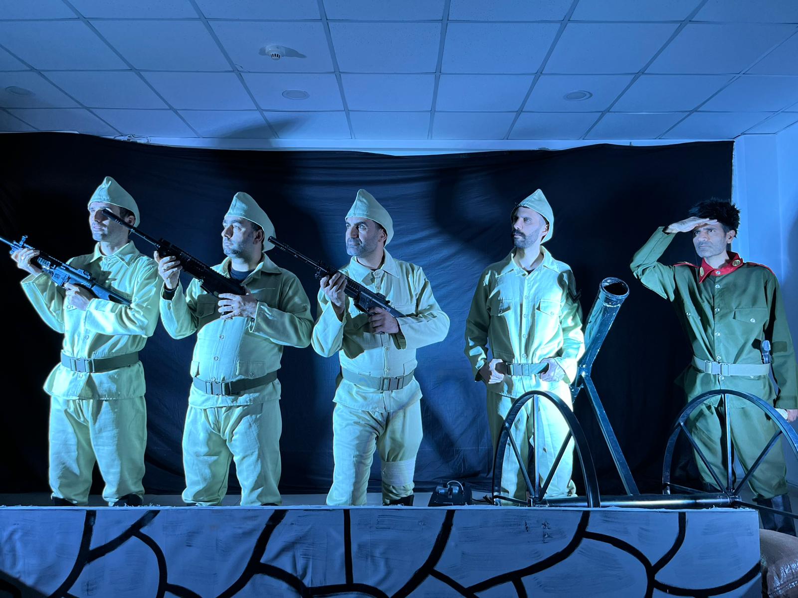 “Beş Dil Tek Yürek Çanakkale” Tiyatrosu Bingöl’de Sahne Almaya Başladı