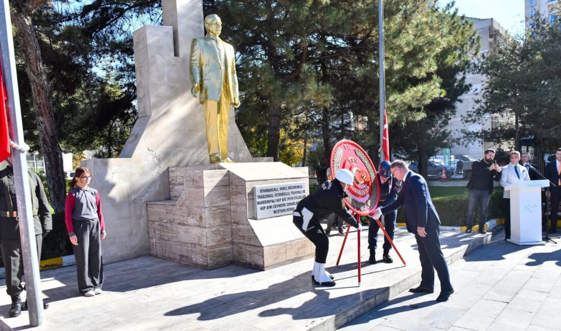 Van’da Cumhuriyetin 102. Yıl Dönümü Töreni Düzenlendi SUAT BARAN – VAN