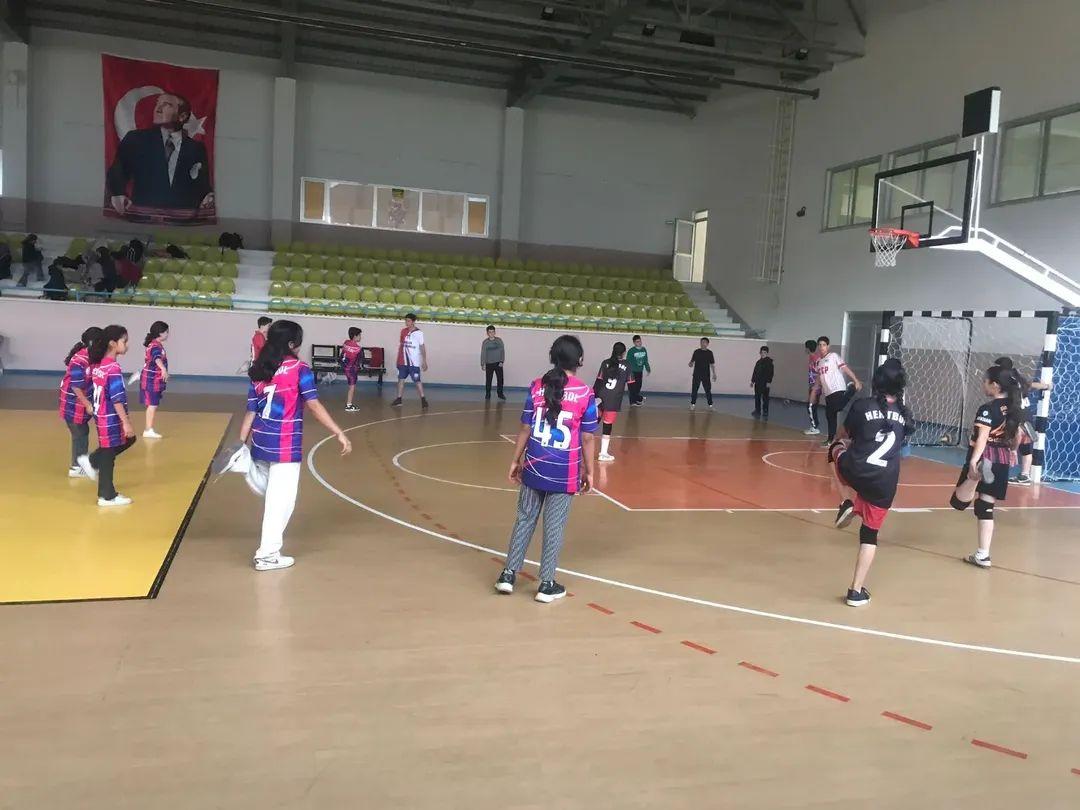 Kağızman’da Spor Okulları Hentbol Antrenmanları Sürüyor