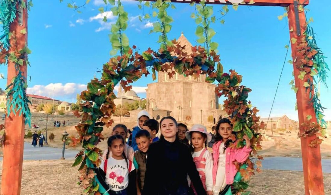 Mahirbey Köyü İlkokulu Öğrencileri Şehir Gezisi ve Tiyatro Etkinliği ile Buluştu CEM DAŞDELEN- KARS /