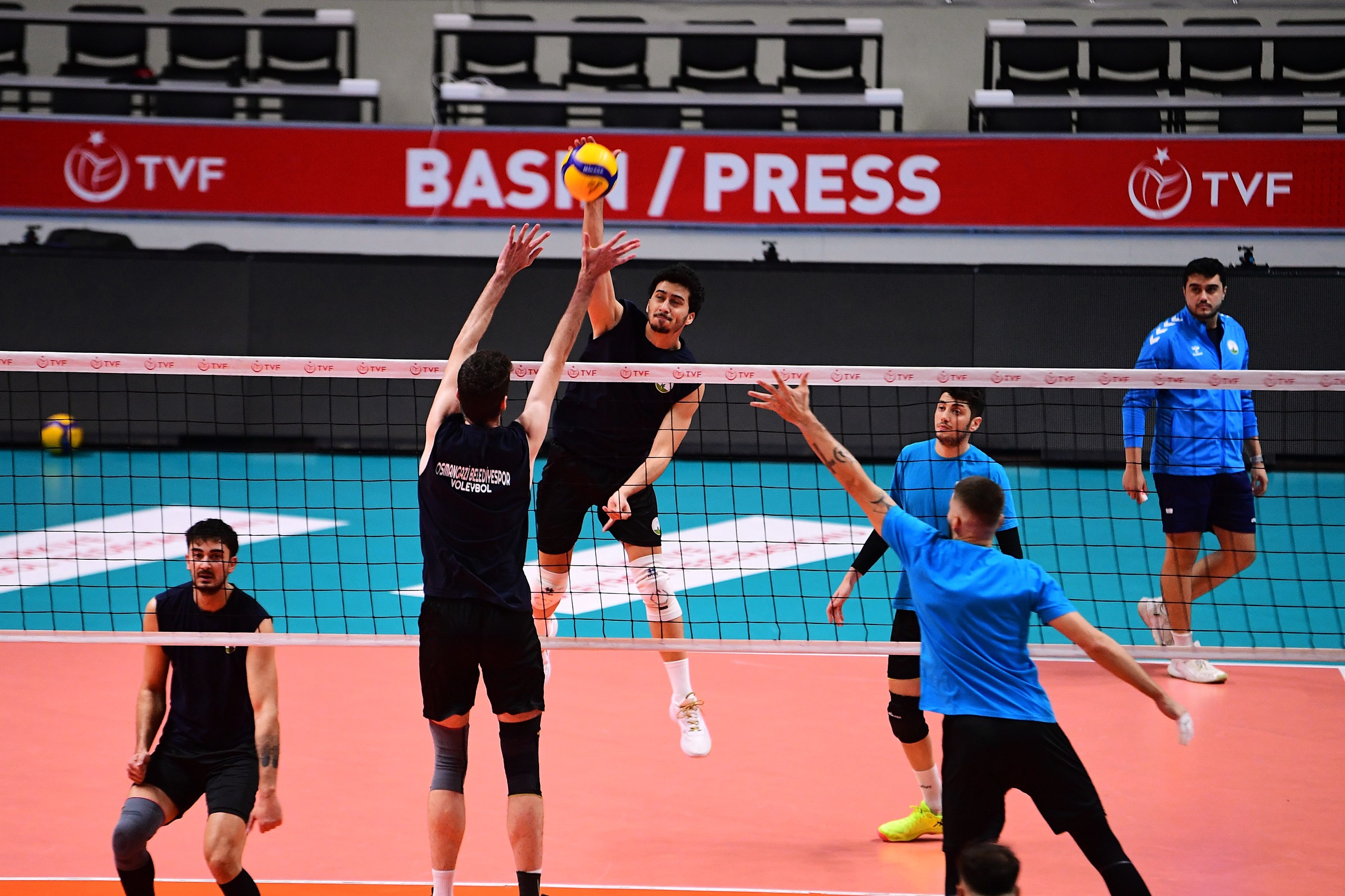 Osmangazi Belediyespor, Yücelen Anamur Spor Maçı Öncesi Hazırlıklarını Tamamladı