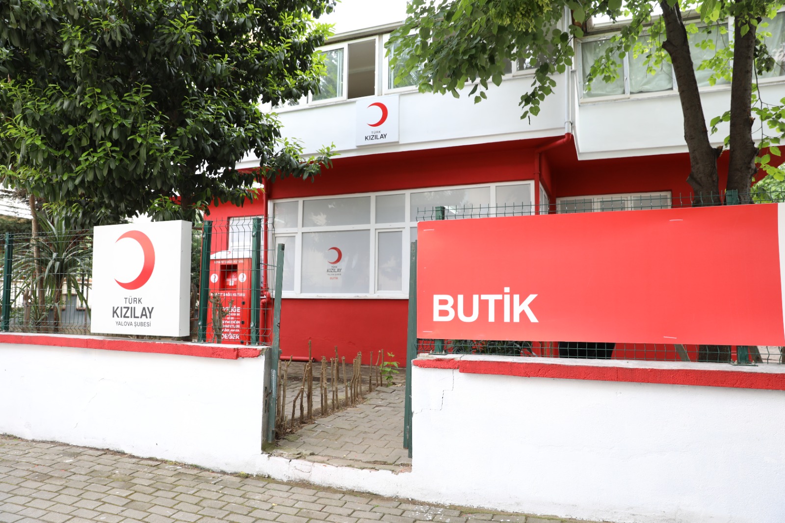 Kızılay ve Üniversite El Ele: Öğrenciler İçin Sosyal Butik Açılıyor