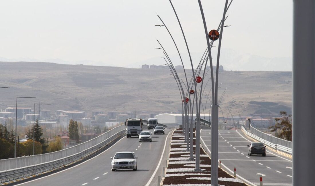 Van Trafiğine Yeni Soluk: Edremit Köprülü Kavşağı Hizmete Açıldı SUAT BARAN – VAN