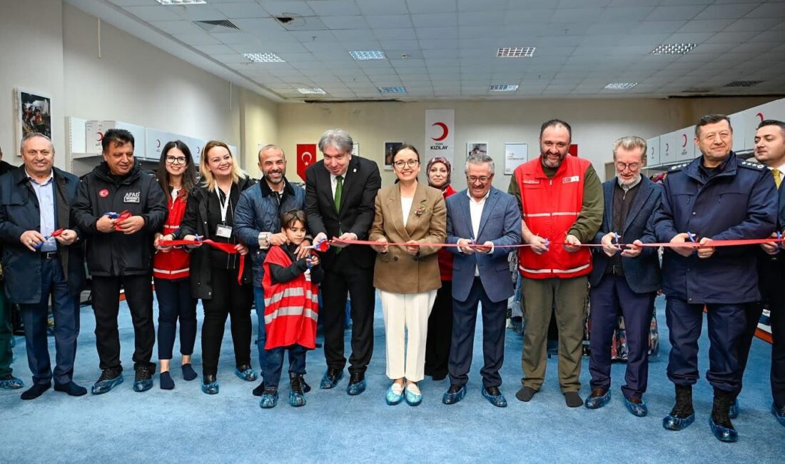 Yalova Üniversitesi’nde Sosyal Butik Açıldı: İyiliğin ve Dayanışmanın Yeni Adresi Yalova’da ihtiyaç sahibi üniversite