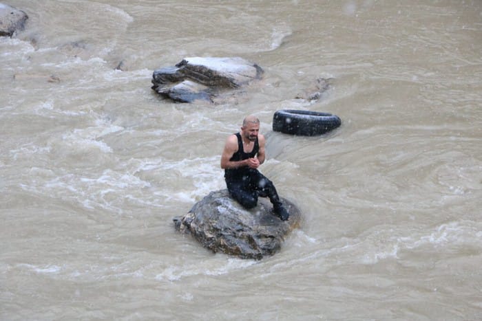 4 Madenci, Zap Suyu’na Düşen Araçtan Kurtarıldı
