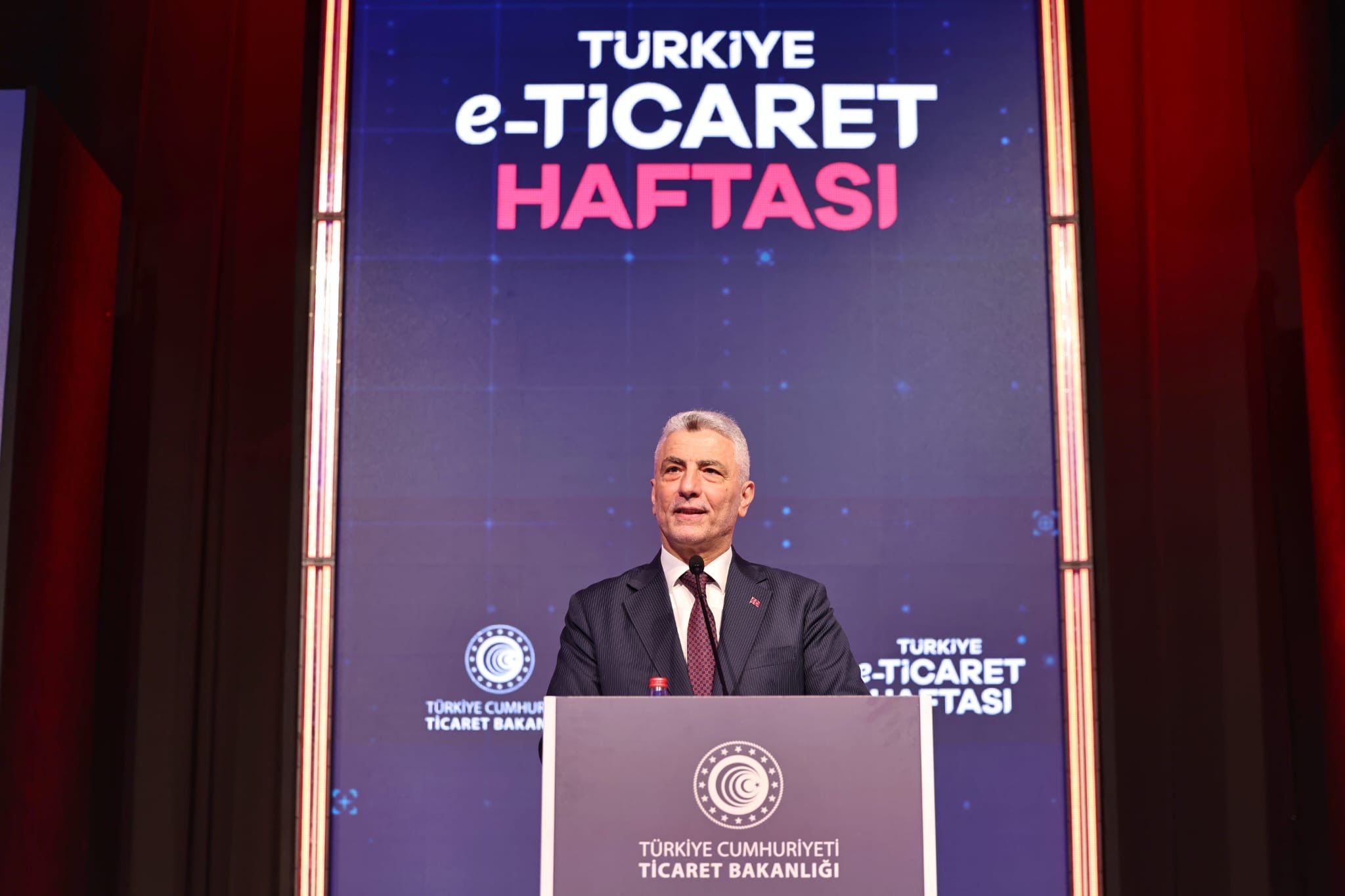 Türkiye E-Ticaret Haftası İstanbul’da Başladı: Bakan Ömer Bolat Dijital Dönüşüm Mesajı Verdi