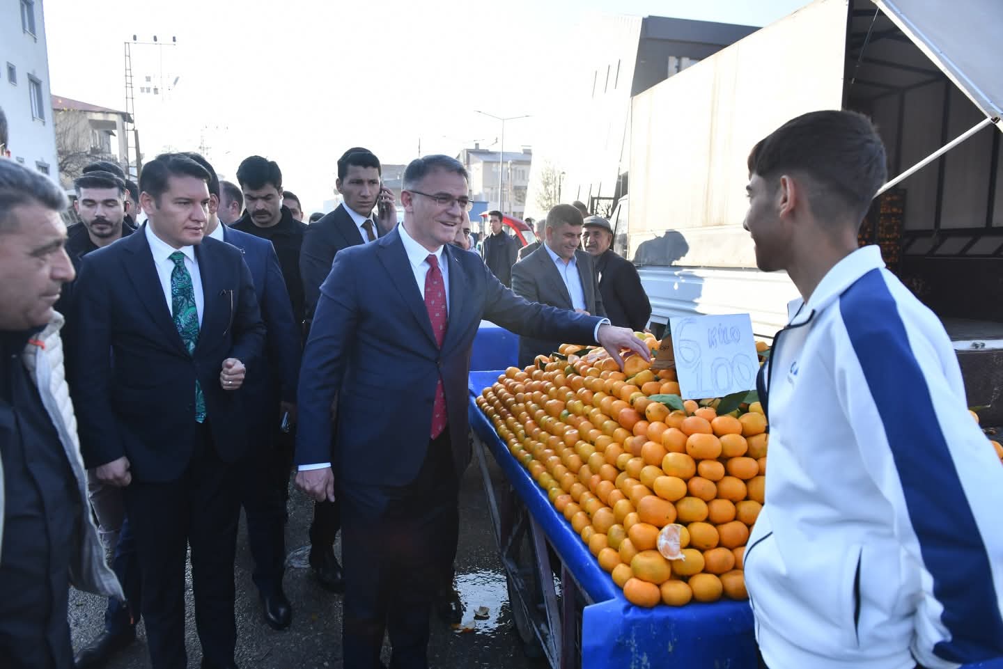 Vali Balcı’dan Esnafa Moral Ziyareti