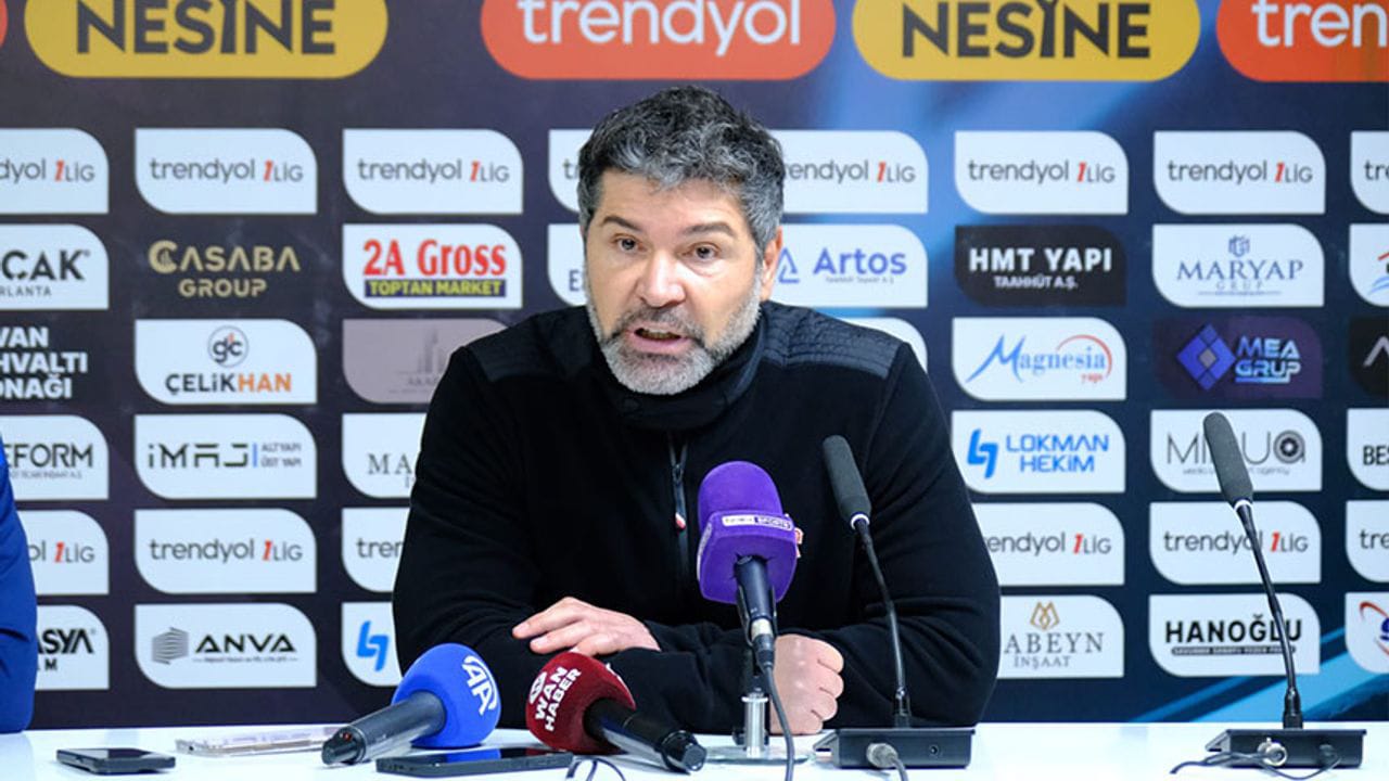 Vanspor Teknik Direktörü Hakan Kutlu’dan İstifa Açıklaması: “Duygusal Bir Refleksle Karar Aldım”