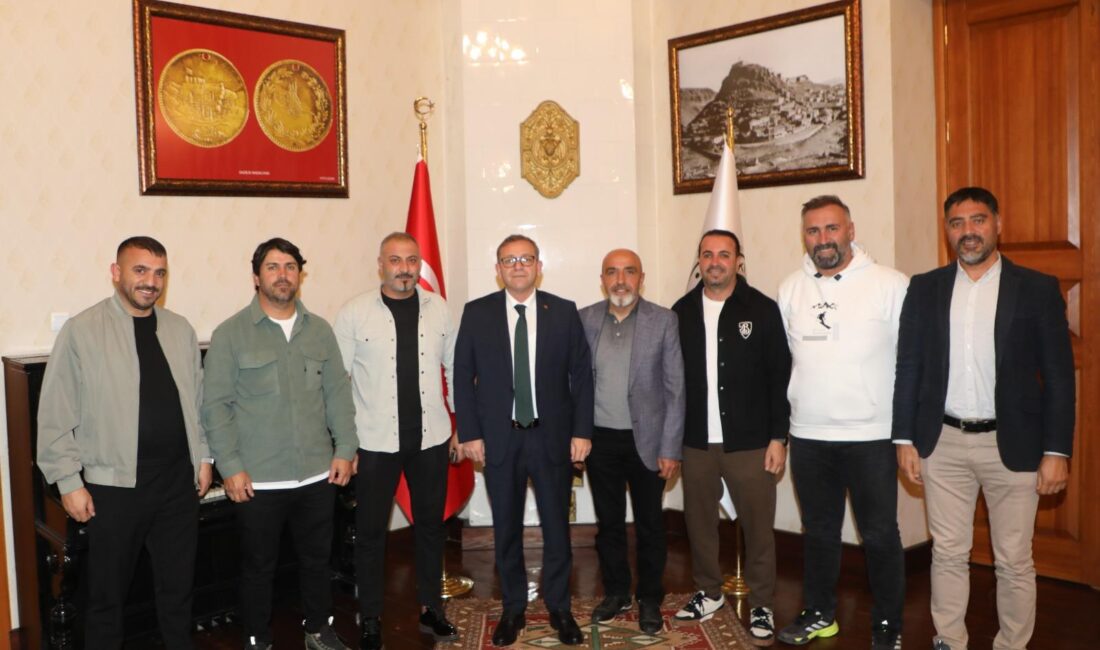 Kars Valisi Ziya Polat, Sarıkamış Kayak ve Snowboard Eğiticileri Derneği Heyetini Kabul Etti CEM DAŞDELEN- KARS /