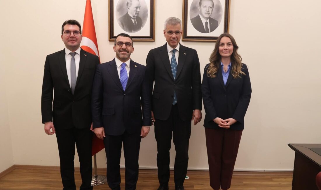 Kars Heyetinden Sağlık Bakanı Memişoğlu’na Ziyaret CEM DAŞDELEN- KARS /