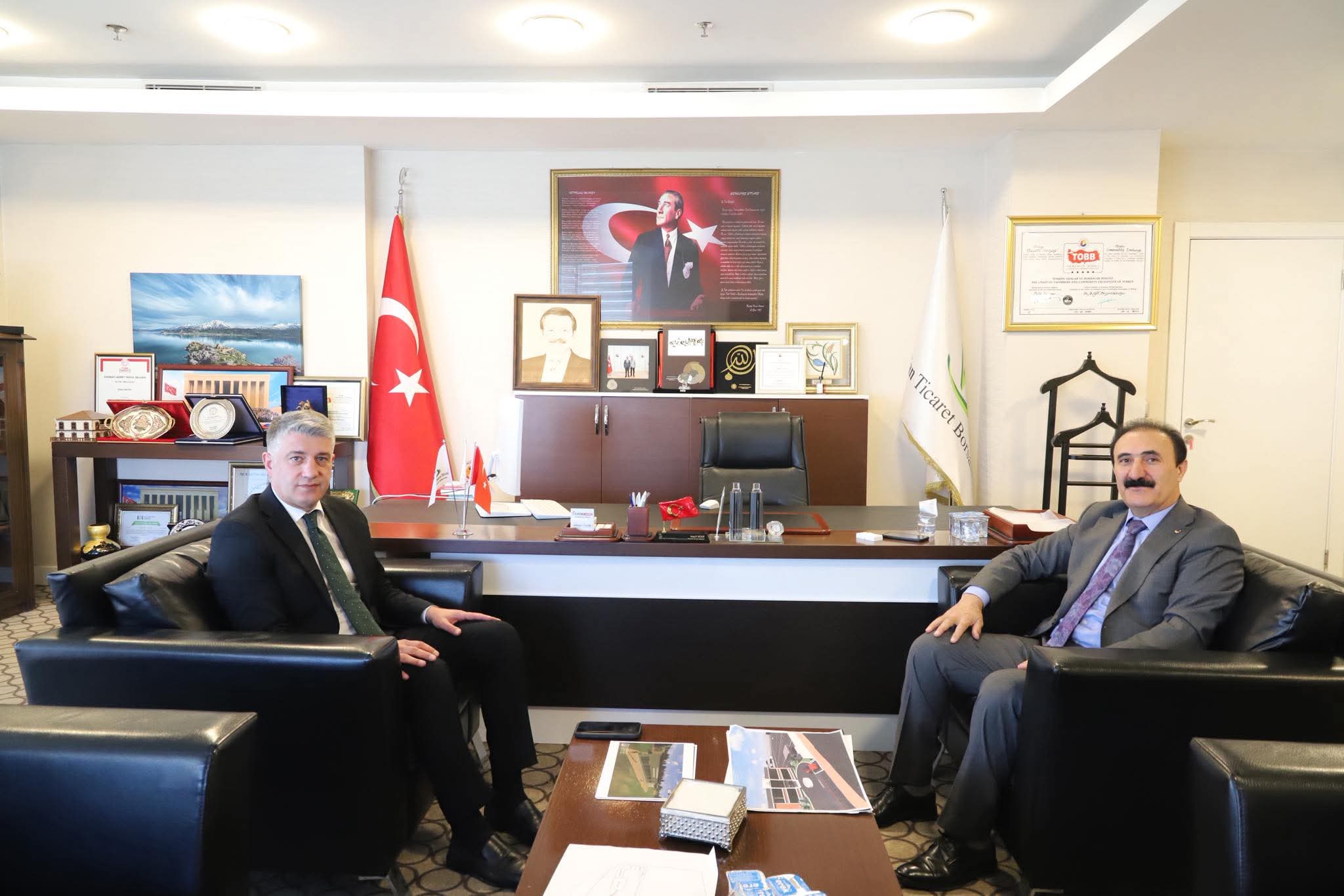 Van Büyükşehir Belediyesi Genel Sekreteri Ulaş Akhan’dan VATBO’ya Ziyaret