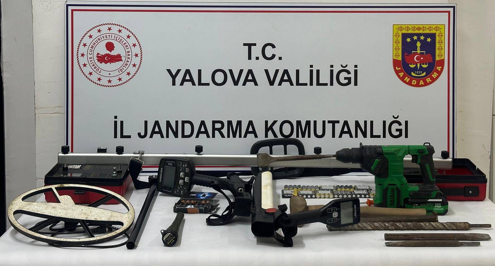 Yalova’da Kaçak Define Avcılarına Jandarma Baskını