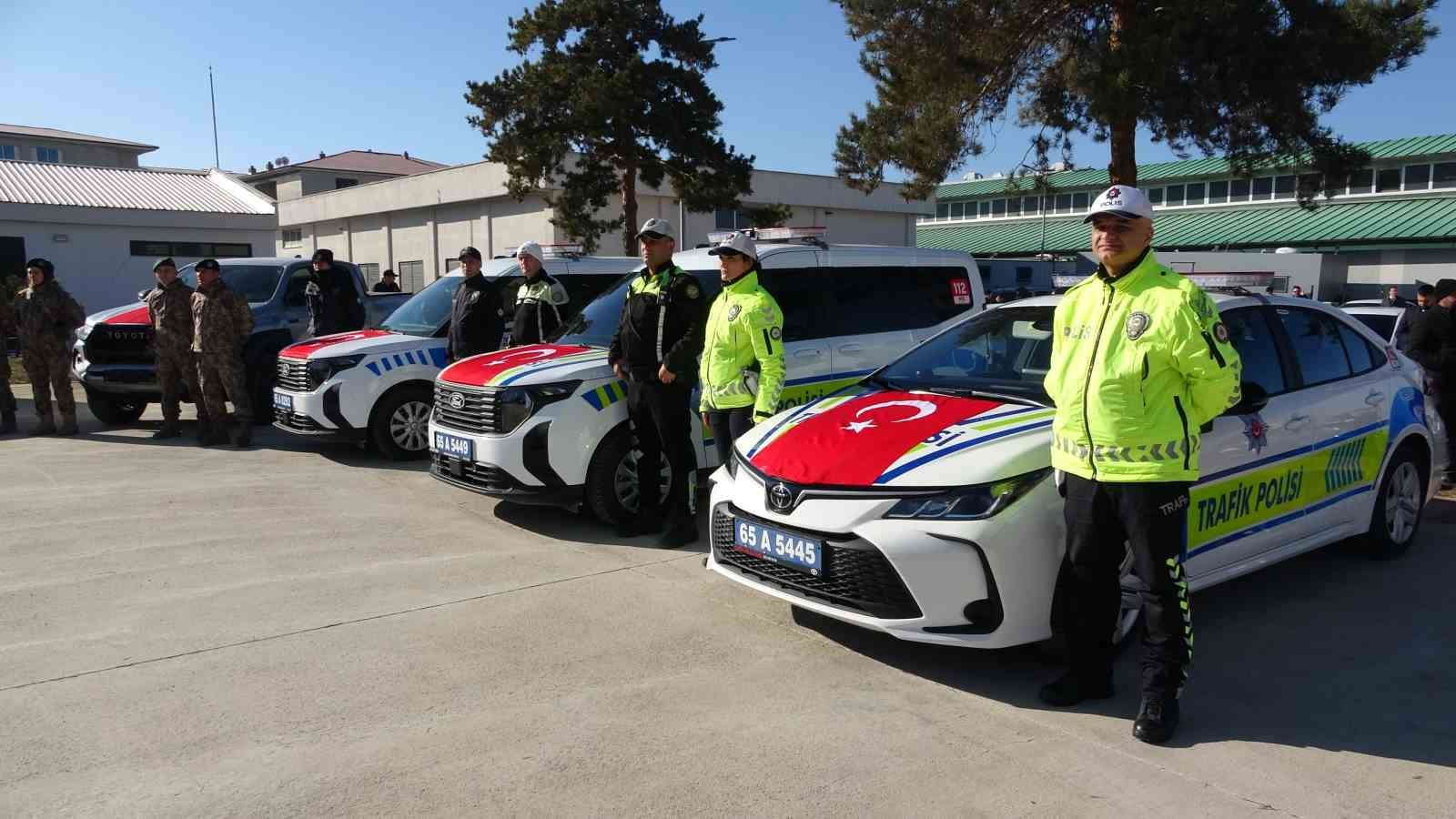 Van Emniyetine Yeni Araç Takviyesi: 200 Araç Törenle Teslim Edildi