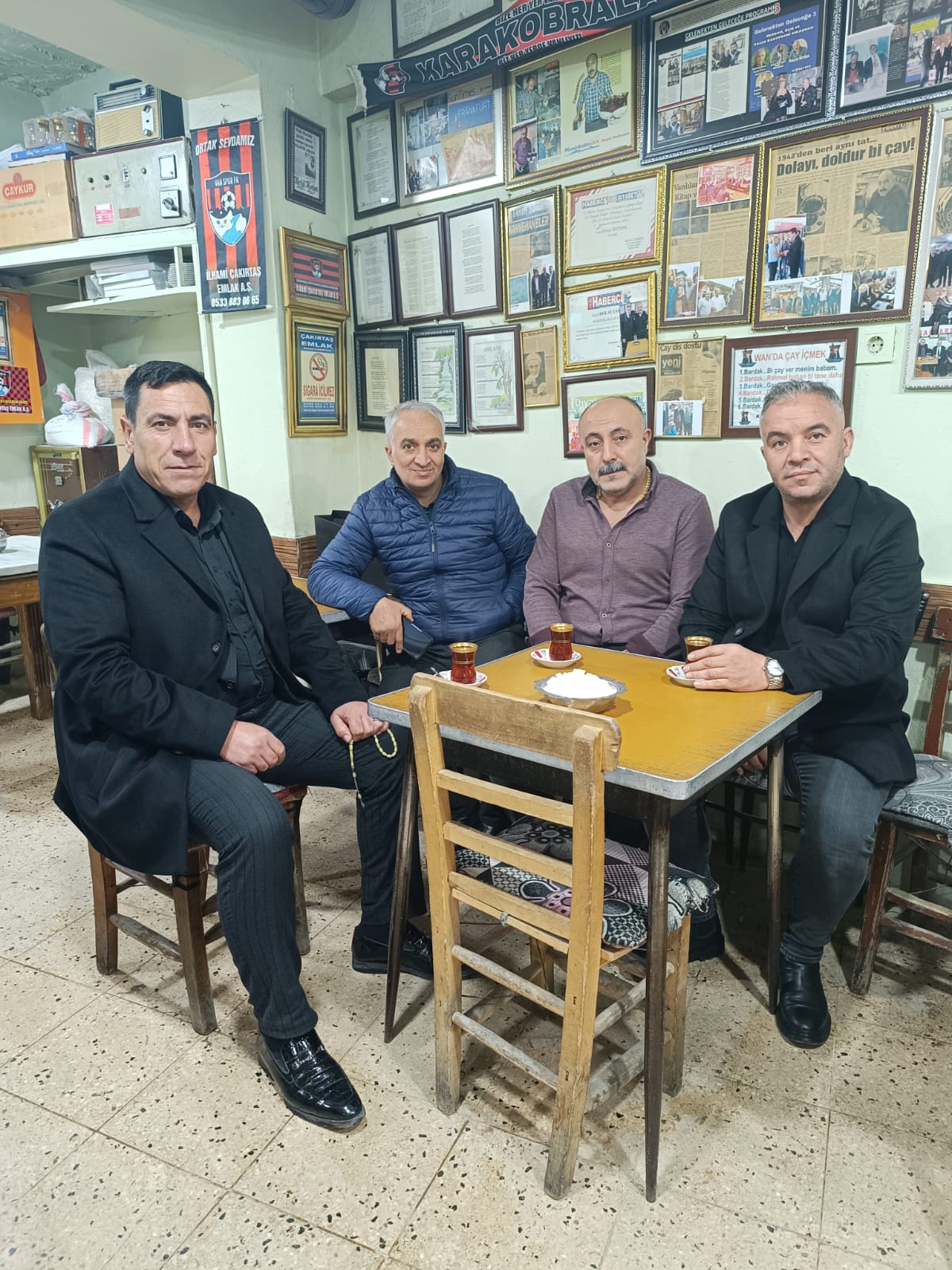 Van’da 83 Yıllık Soba Başında Çay Geleneği: Bu Mekanda Siyaset ve Sigara Yasak