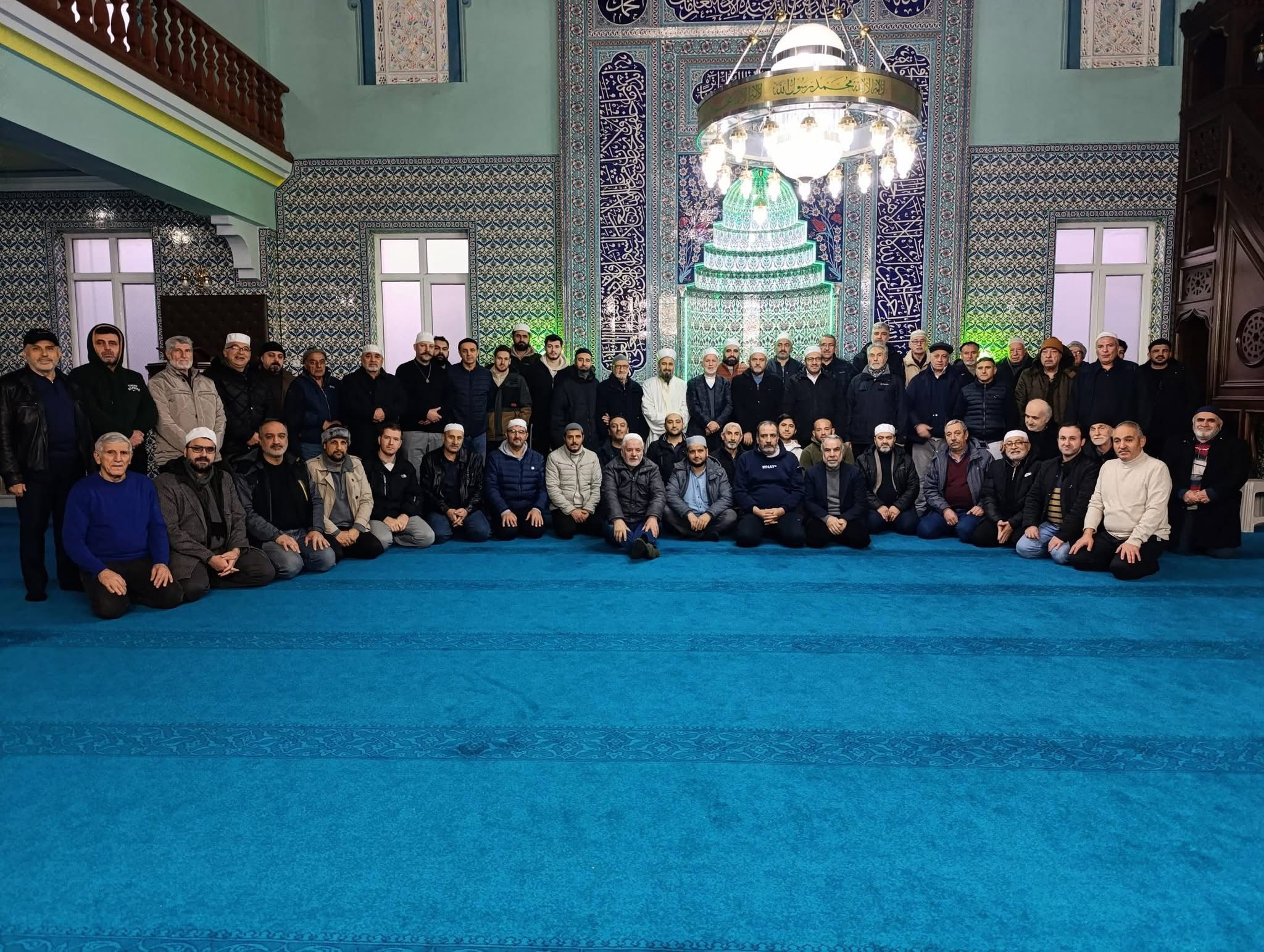 Yalova Siirt Vakfı’ndan Gönülleri Isıtan Sabah Namazı Buluşması