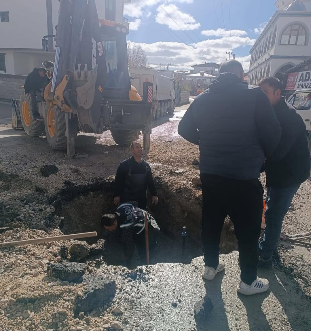 Tuşba Akköprü Mahallesi’nde Hizmet Seferberliği: Muhtar Gençer’in Girişimleri Sonuç Verdi