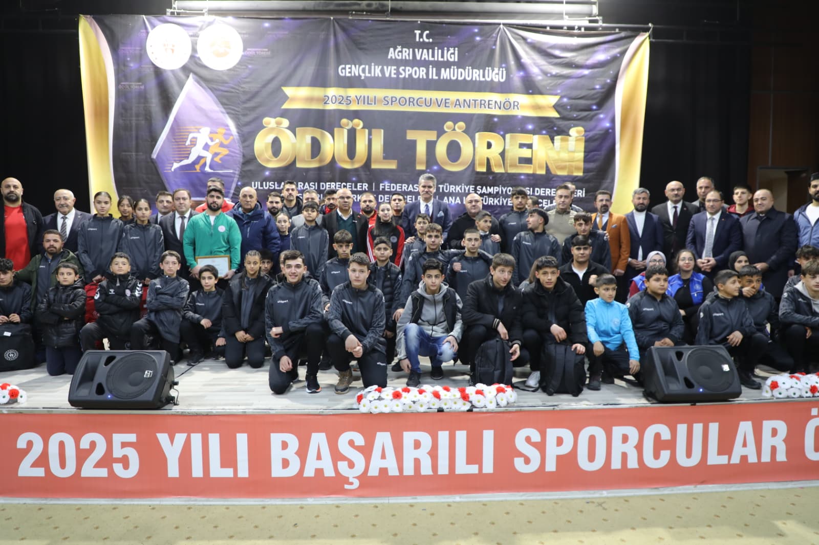 Ağrı’da “2025 Yılı Sporcu ve Antrenör Ödül Töreni Yapıldı” Servet ARSLAN/AĞRI-TEKHA Ağrı Gençlik
