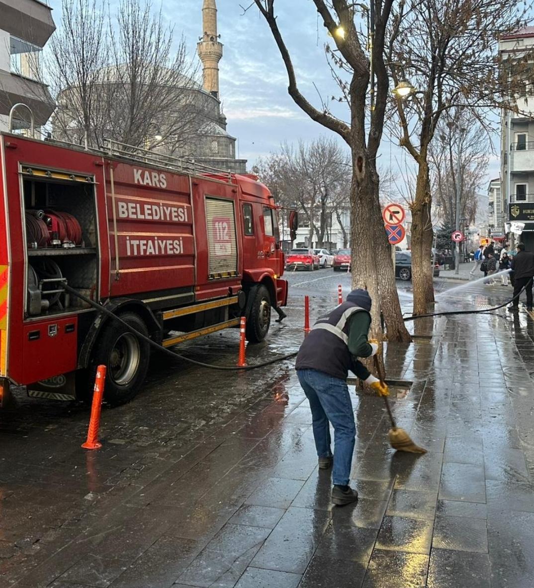 Kars’ta Karga Kirliliğine Karşı Temizlik Çalışması