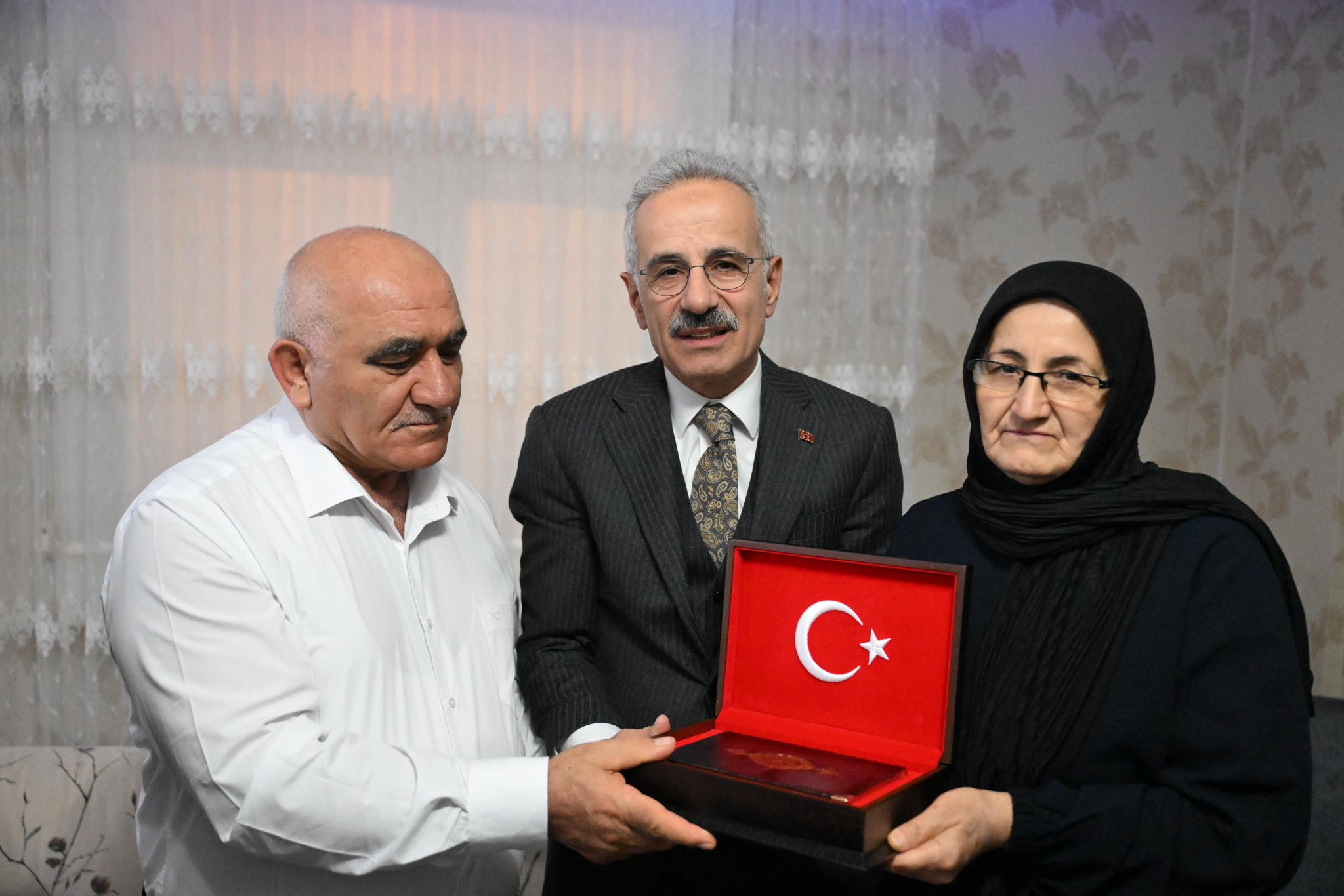 Bakan Uraloğlu’ndan Şehit Piyade Onbaşı Yavuz Çoban’ın Ailesine Vefa Ziyareti