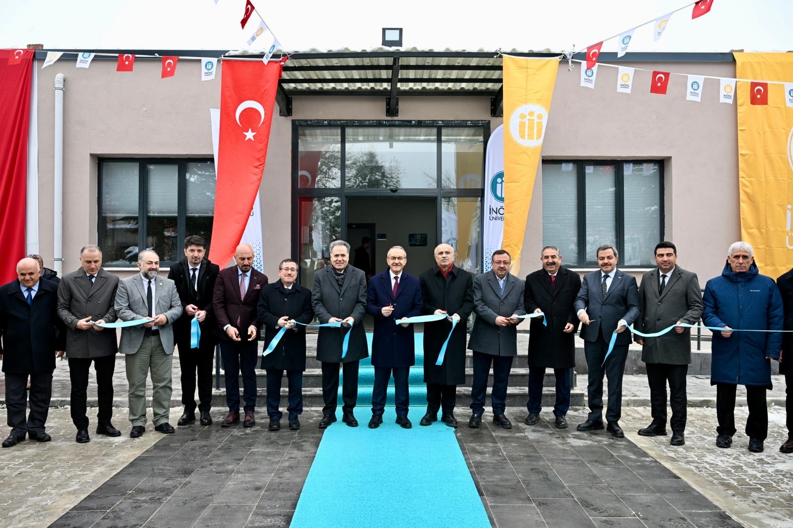 Vali Seddar Yavuz: “Milletlerin Kaderini Bilim ve Teknoloji Belirler”