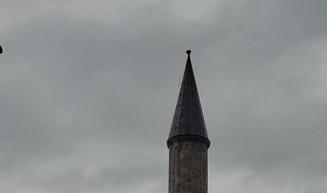 Ayasofya Camii’nin Minare Alemi Şiddetli Rüzgar Nedeniyle Düştü İSTANBUL / TEKHA İstanbul